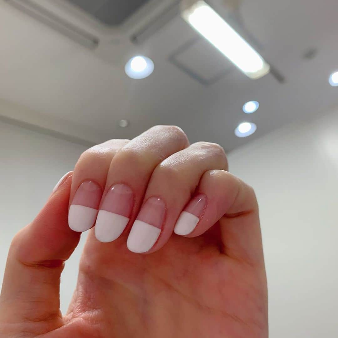 美香さんのインスタグラム写真 - (美香Instagram)「@esnail_japan にて ネイルメンテナンス💅 最近ハーフフレンチ続きです！ 帰りに渋谷のデパ地下へ。 この半年ぐらいかなぁ？ ホテルオークラのビーフストロガノフがいつ行っても売り切れていて。。。 今日聞いてみたら、もう販売しないかもって😭  そうなんですか？ ショック…🌀」7月15日 17時49分 - mikaofficial99