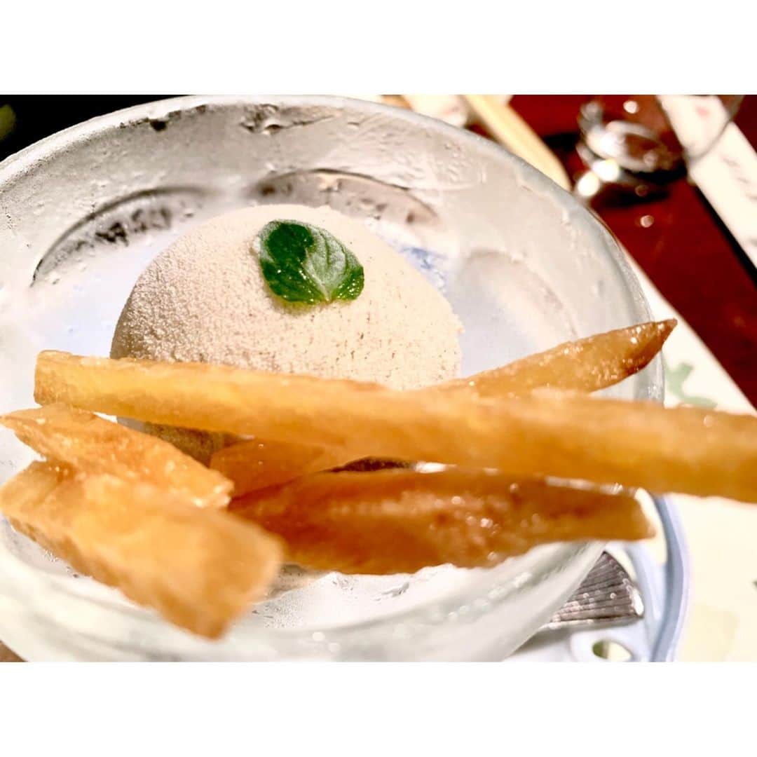 山下耀子さんのインスタグラム写真 - (山下耀子Instagram)「. . #カツオの塩たたき に #焼きナスアイス こちらのお店の焼きナスアイスは めちゃくちゃに美味しかった … 癖になる味 …」7月15日 17時53分 - twinkleyesy