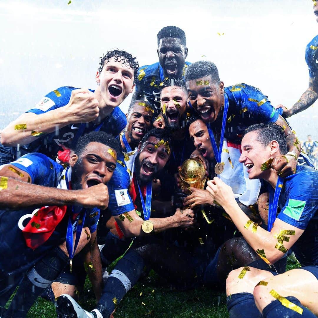 サッカー フランス代表チームさんのインスタグラム写真 - (サッカー フランス代表チームInstagram)「On retrace la finale de la Coupe du Monde en photos ! 🥇 #FiesdetreBleus - Throwback on the World Cup final with pictures! 🥇」7月15日 18時54分 - equipedefrance