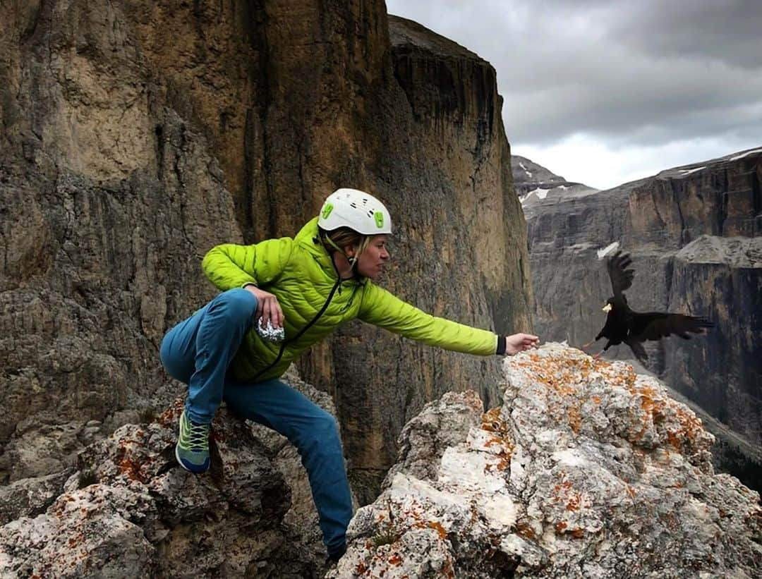 マヤ・ヴィドマーさんのインスタグラム写真 - (マヤ・ヴィドマーInstagram)「Climbing in Dolomites never disappoints 🔝😀😍 . @scarpaspa @camp1889 @fa_climb . . #dolomites #magicdolomites #climbing #multipitchclimbing #sellagruppe #traumpfeiler #icterus #climbingismypassion @magic_dolomites」7月15日 18時49分 - maja.stremfelj