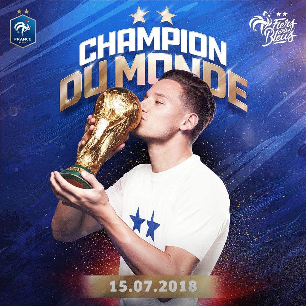 フロリアン・トヴァンのインスタグラム：「1 an jour pour jour que mon rêve s’est réalisé 💙 Vive la France , vive la république 🇫🇷 @equipedefrance ⭐️⭐️」