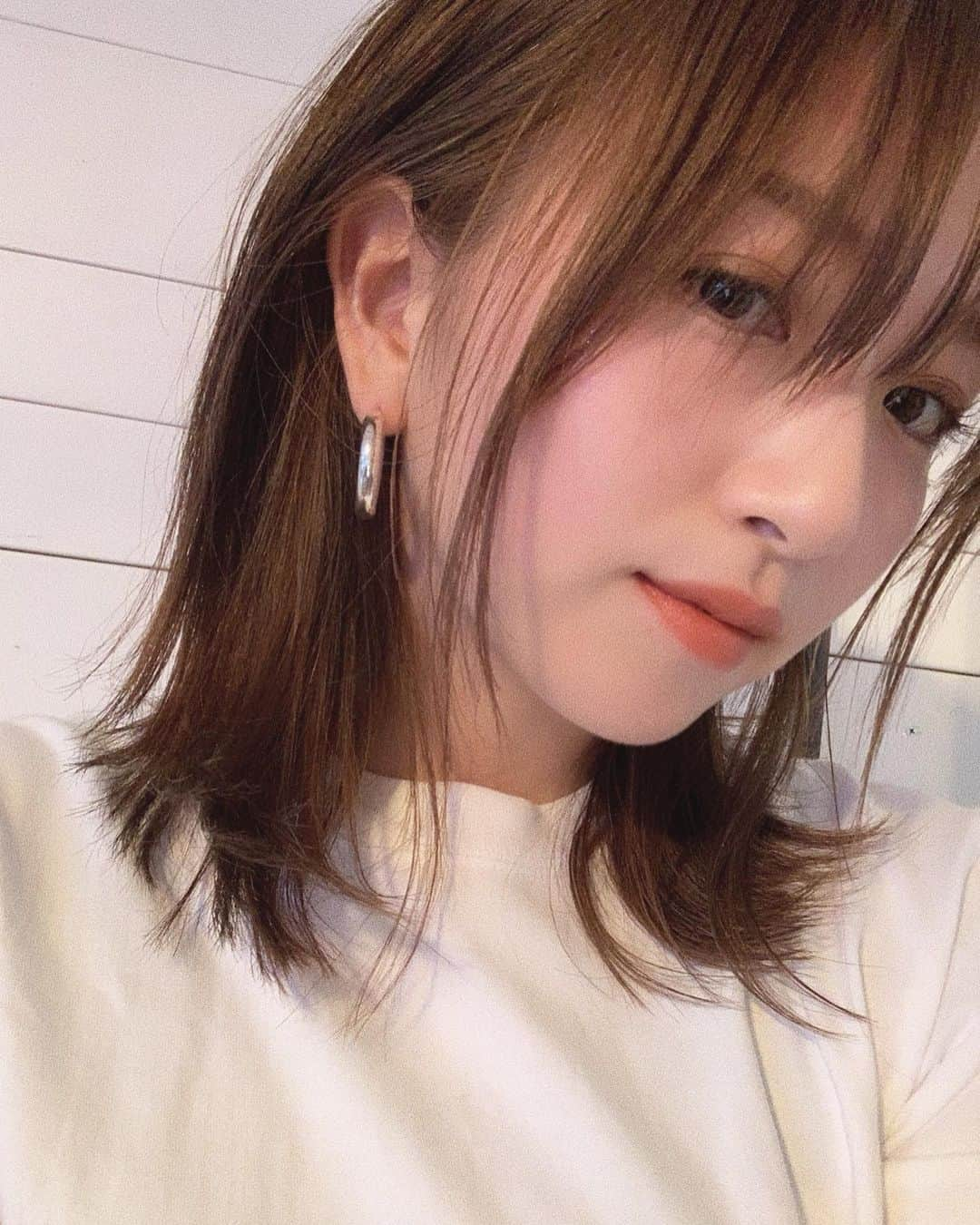 鹿沼憂妃さんのインスタグラム写真 - (鹿沼憂妃Instagram)「いつかのむくみ顔🤢 この三連休は幼馴染と行きつけのお店に行き お家に帰ってモーニング娘。のライブDVDを 永遠にみて歌って踊ったり お買い物に行ったりドライブしたり 寝まくったり笑いまくったり…🌈 まるで地元にいるかのような感覚。 THE 最高。 あ〜今年も久々に敦賀花火が行きたいな🎆 とゆうか花火大会に行きたい！！！♥️ あとBBQしたいし、アラジン観たいし、 ダイビングしたいし… とりあえずとりあえず梅雨明けしてほしいです🌀 #日記かよ」7月15日 19時03分 - shika_0225