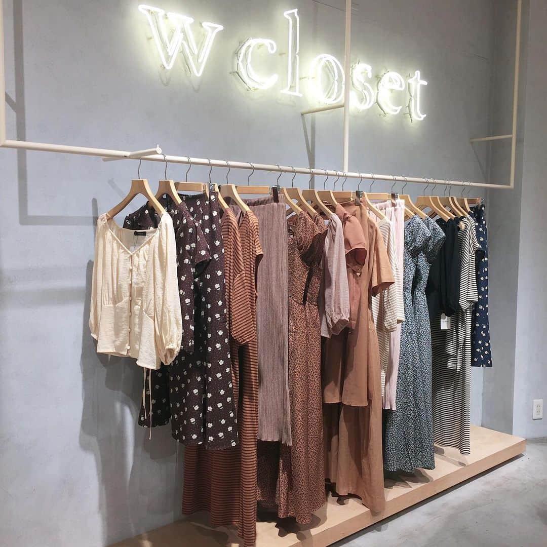w closetさんのインスタグラム写真 - (w closetInstagram)「《new arrival》 w closet各店には7月の新作が続々と入荷しております♡  オンラインショップではすぐ買える新作の他にも、ご予約にて8月以降の商品もご覧頂けます。  ぜひチェックを！！ #wcloset #ダブルクローゼット #wears #2019aw」7月15日 19時02分 - wclosetwearsinc