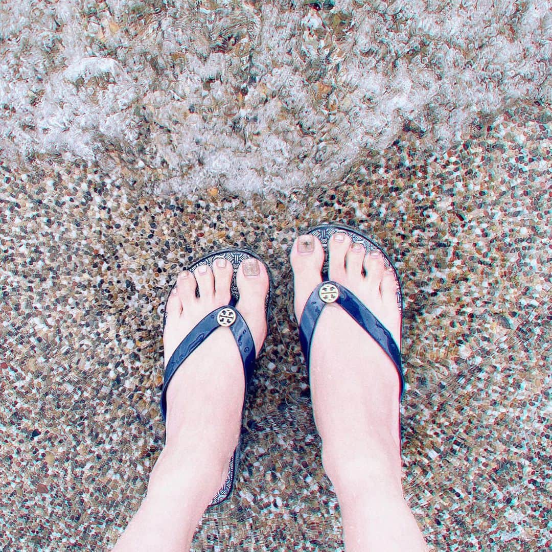 志田友美（ゆうみん）のインスタグラム：「🌺🏖 . #summer2019 #beachgirl #summerfashion #ootd #instafashion #instadaily #japanesegirl」