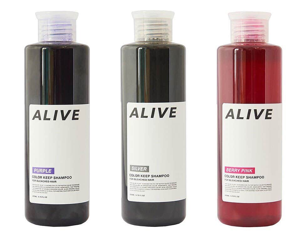 ALIVEさんのインスタグラム写真 - (ALIVEInstagram)「. . ALIVEカラーキープシリーズ　お使いいただくことで、よりムラなくきれいに色味を保っていただけます🎀 . . カラーの退色を防ぐには ALIVEカラーキープシャンプーがオススメ👍 . ◻ムラサキシャンプー ブリーチしてる方どなたでも使える万能タイプ。 1回のブリーチ→黄味のない柔らかいベージュ 2回〜3回ブリーチ→白に近いベージュ . ◻シルバーシャンプー ブリーチの回数が少ない方、赤味、黄味が強い方にオススメ！ブリーチをしていない方でもくすませることができるので幅広くご利用になれます😊 . . ◻ピンクシャンプー 暖色系カラーはこれで決まり☆ピンクの色も濃く、暖色系カラーをされていない方もこのシャンプーでピンクを入れることもできちゃいます😊 . . . . ¥1299/各色 . . . webでは楽天、アマゾン、yahooshopping 🌞量販店は全国主要都市のloft で販売中🌞 . . . #グラデーション#ハイライト#グラデーションカラー#3Dハイライト#ミルクティーカラー#アッシュ#グレージュ#ハイライトカラー#外国人風カラー#美容学生#外国人風#アディクシー#イルミナカラー#ヘアアレンジ#切りっぱなしボブ#ハーフ#emoda#evris#hm#zara#highlights #ブルージュ#バレイヤージュ#ムラシャン#ピンクシャンプー#シルバーシャンプー#ムラサキシャンプー#ロフト」7月15日 19時06分 - alivehair