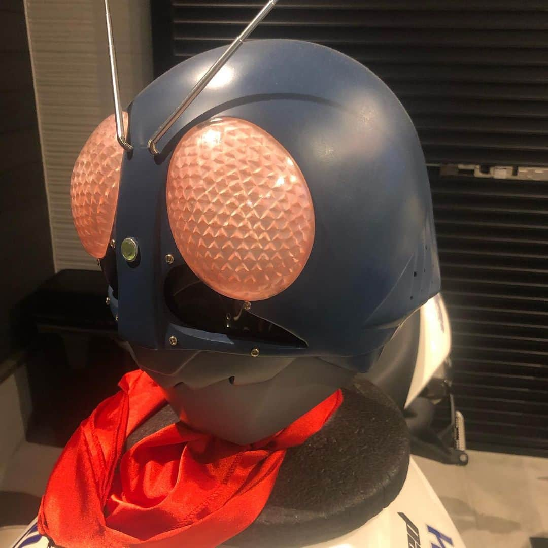 KIYOさんのインスタグラム写真 - (KIYOInstagram)「たまには変身しねーとな。 #仮面ライダー #仮面ライダー旧1号 #レプリカマスク #アトラクマスク #コスプレ #ガレージライフ #本郷猛 #本郷猛は改造人間である #本郷猛のバイク #maskedrider #kamenraider #lifesizemask #anime #manga #cooljapan #cosplay #otaku #toystagram #tokusatsu #japan」7月15日 19時19分 - kiriko009