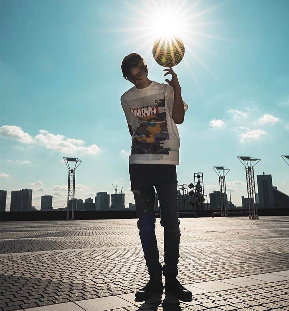 ZiNEZKAMIKAZEさんのインスタグラム写真 - (ZiNEZKAMIKAZEInstagram)「some shots for #marvel ⚡️🏀⚡️😊 📷: @skire」7月15日 19時27分 - zinez_kamikaze