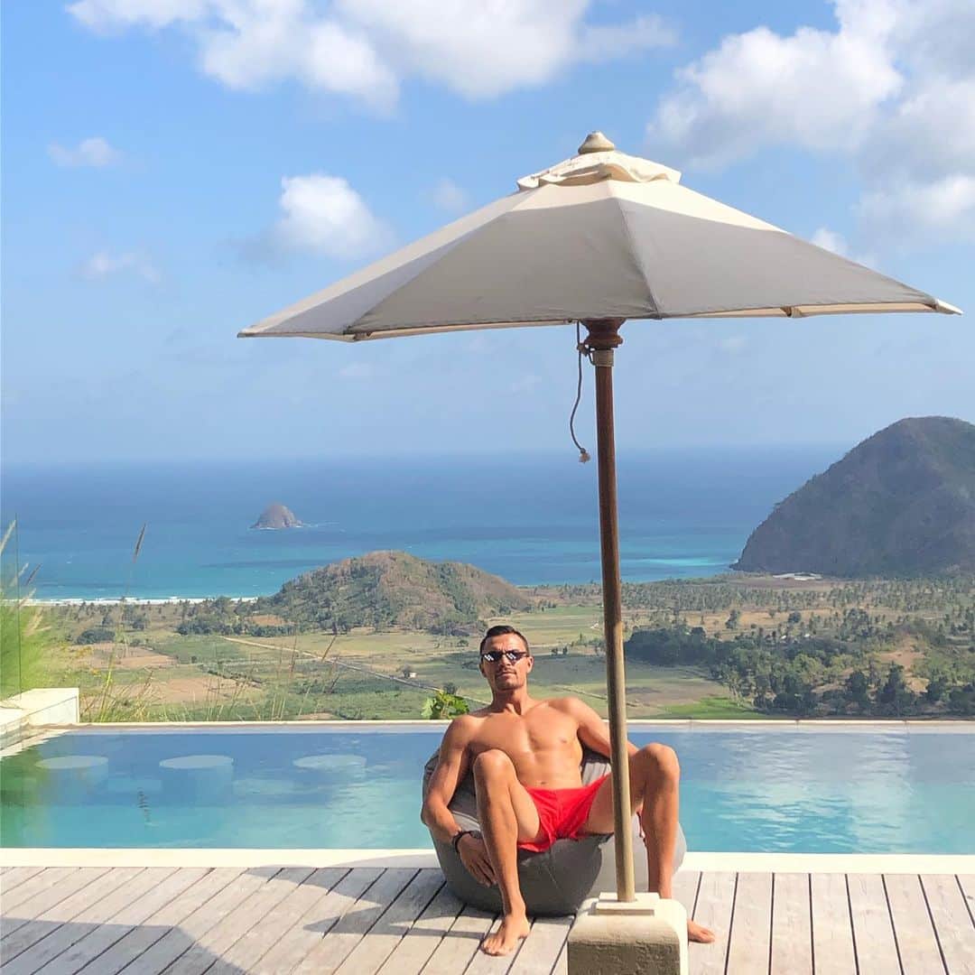 エミリオ・アウデロのインスタグラム：「A sprazzi sereno 🤪😎 #mood #bagus #mylombok #blessed」