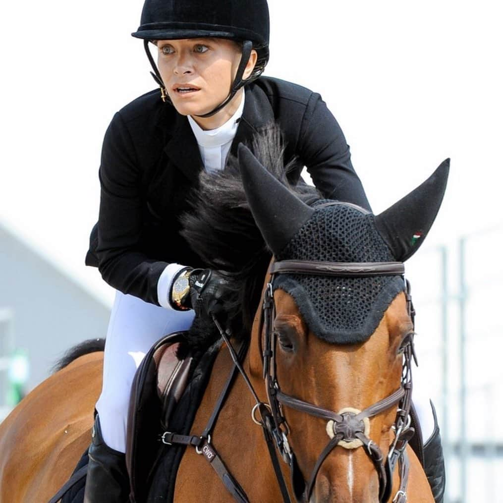 オルセン姉妹（ファンアカウント）さんのインスタグラム写真 - (オルセン姉妹（ファンアカウント）Instagram)「MK competing at a horse show in France #mkastyle」7月16日 5時22分 - mkastyle