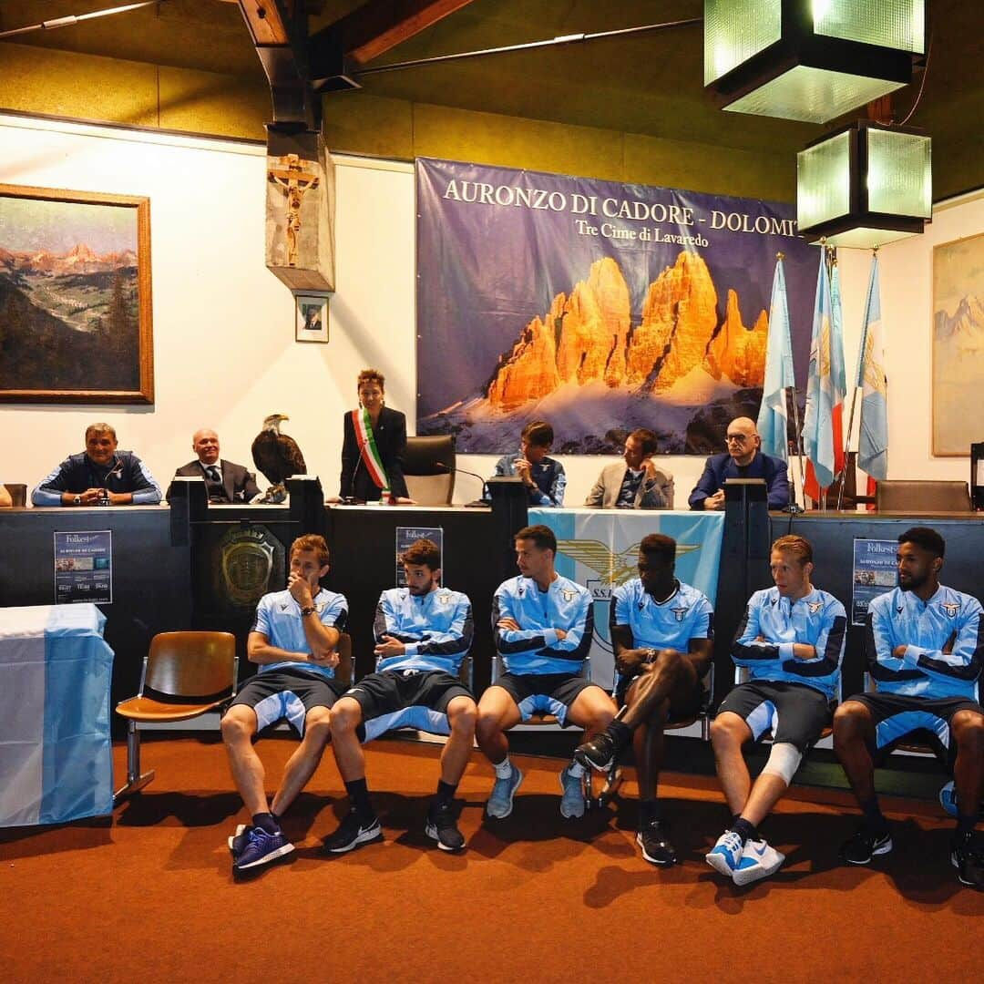 SSラツィオさんのインスタグラム写真 - (SSラツィオInstagram)「📸 Presentazione in Comune per #LaPrimaSquadraDellaCapitale  #CMonEagles 🦅」7月16日 5時18分 - official_sslazio