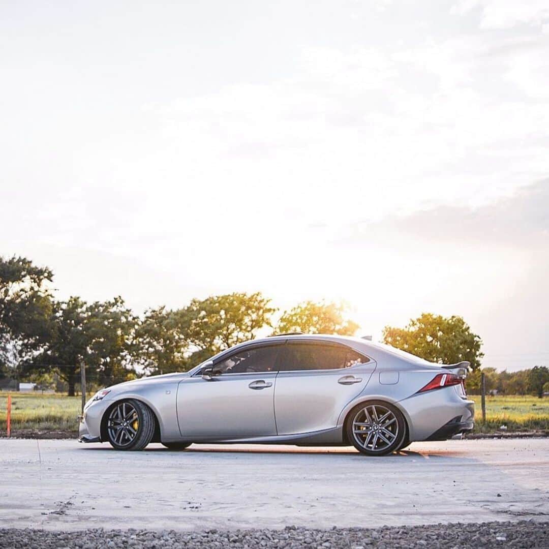 Lexus USAのインスタグラム：「Performance. Poised. Thanks for sharing, @texus3is. #LexusIS F SPORT」