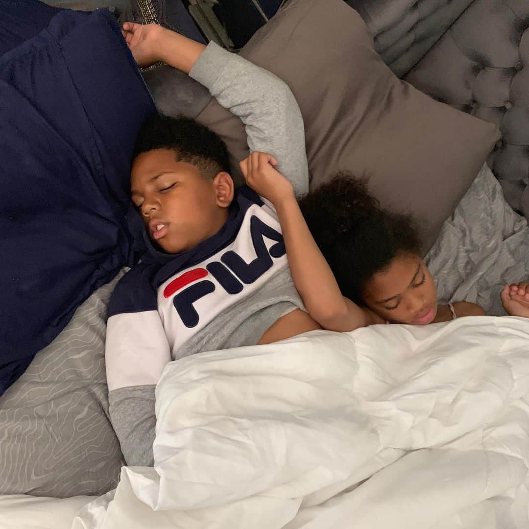ゲームのインスタグラム：「Woke up with my soul full this morning when I seen this. Stood there for 5 minutes watching them & thanking God for their existence. When you teach them to love one another unconditionally they become inseparable at heart. Aye, why they sleep like they both worked 14 hour shifts at the post office 🤪😝💀」