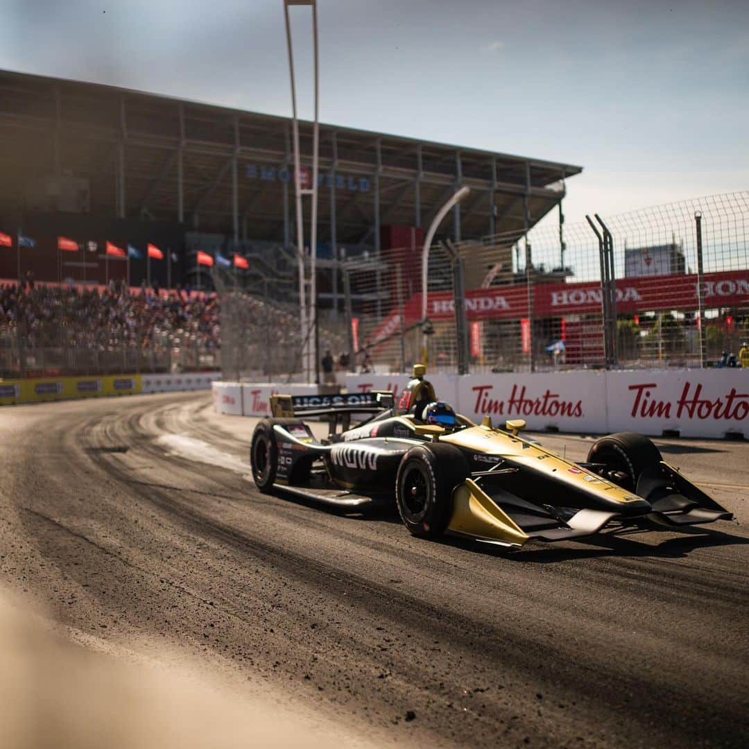 マーカス・エリクソンさんのインスタグラム写真 - (マーカス・エリクソンInstagram)「Another new track and experience this weekend @hondaindy Toronto. Difficult but fun track. Unfortunately got hit at the start of the race which put me 4 laps down. When I got going again I had great speed all day and posted the fastest lap of the race! Frustrating to not get a result out of it, but bringing the positives #ME7 #INDYCAR」7月16日 5時25分 - ericsson_marcus