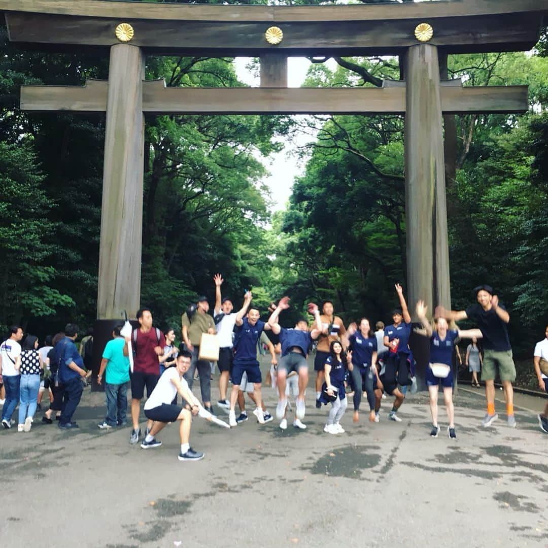 ブライオニー・ペイジさんのインスタグラム写真 - (ブライオニー・ペイジInstagram)「Japan Camp day 8 (part 1): TOKYO SCAVENGER HUNT 🗺 🇯🇵 Today we raced around Tokyo visiting as many tourist destinations as we could, eating creative with the photos and inviting as many randomers to join our photos as possible. We collected bonus points for getting locals to sing our British National Anthem 🤗 🇬🇧 Our final destination was Skytree Tower! ⛩ 🚆 🇯🇵 🗺 🍚  Loving the team vibes and competitive spirit. UPDATE: We won!!! 💪🏻 #teamwork」7月16日 5時28分 - bryony_page