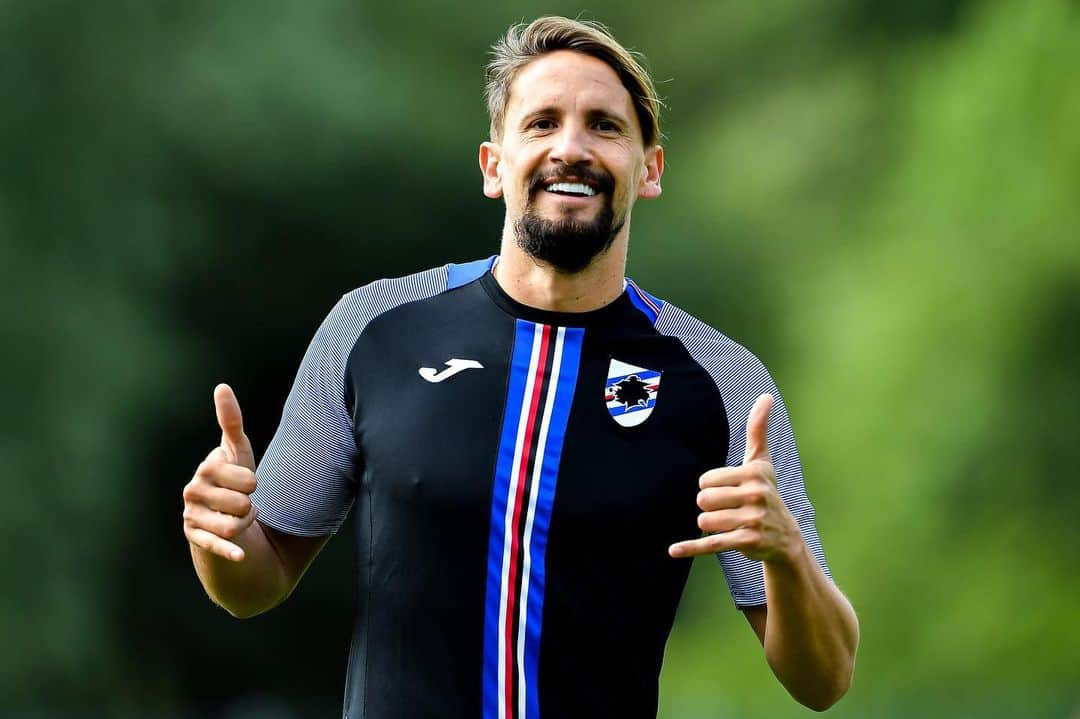 UCサンプドリアさんのインスタグラム写真 - (UCサンプドリアInstagram)「#Sampdoria di nuovo in campo. Primi contrasti a #PontediLegno. ⚽️ 📷 @simonearveda」7月16日 5時33分 - sampdoria