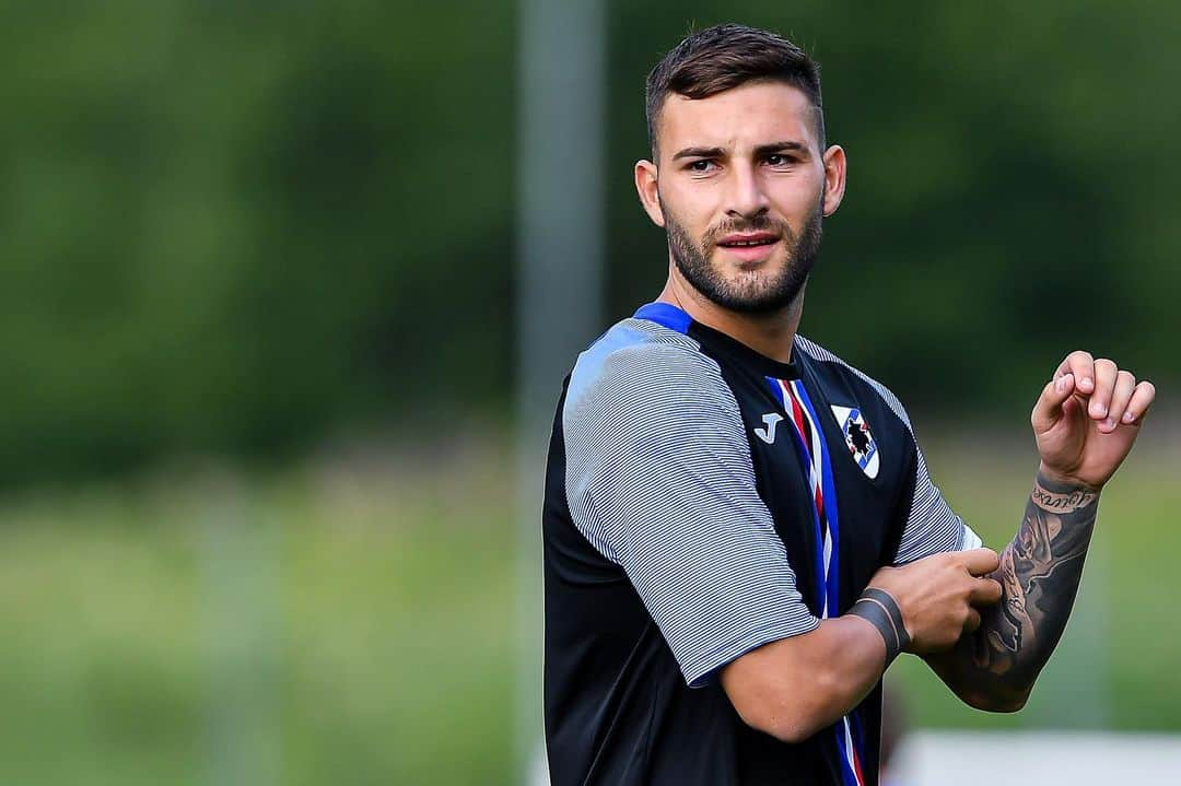 UCサンプドリアさんのインスタグラム写真 - (UCサンプドリアInstagram)「#Sampdoria di nuovo in campo. Primi contrasti a #PontediLegno. ⚽️ 📷 @simonearveda」7月16日 5時33分 - sampdoria