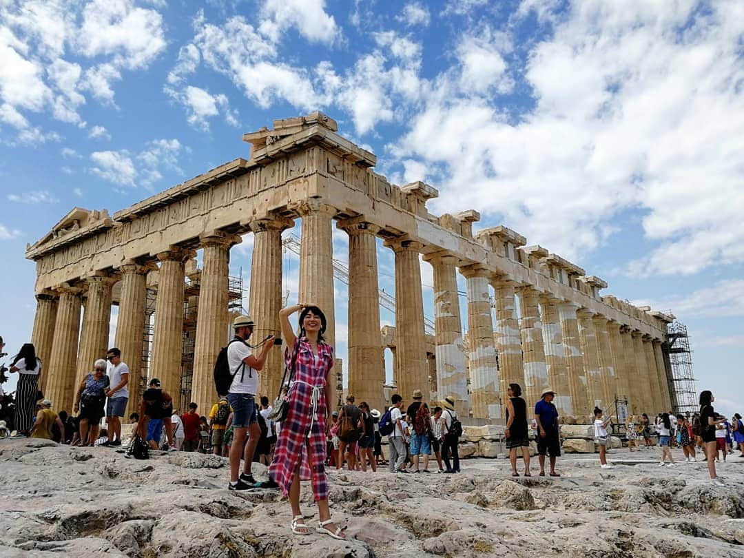 桐島瑞希さんのインスタグラム写真 - (桐島瑞希Instagram)「パルテノン神殿どーん！ ギリシャと言えば、やっぱりコレ🤩 とっても高い場所にあり、もはや登山🤣 近くで見ると本当に圧巻で感動する😍✨ #greece #ギリシャ #athens #アテネ #ギリシャ旅行 #アテネ旅行 #パルテノン神殿 #アクロポリス #海外旅行好きな人と繋がりたい #海外旅行 #travel #travelphotography #旅したくなるフォト」7月16日 5時48分 - mizkirisiii