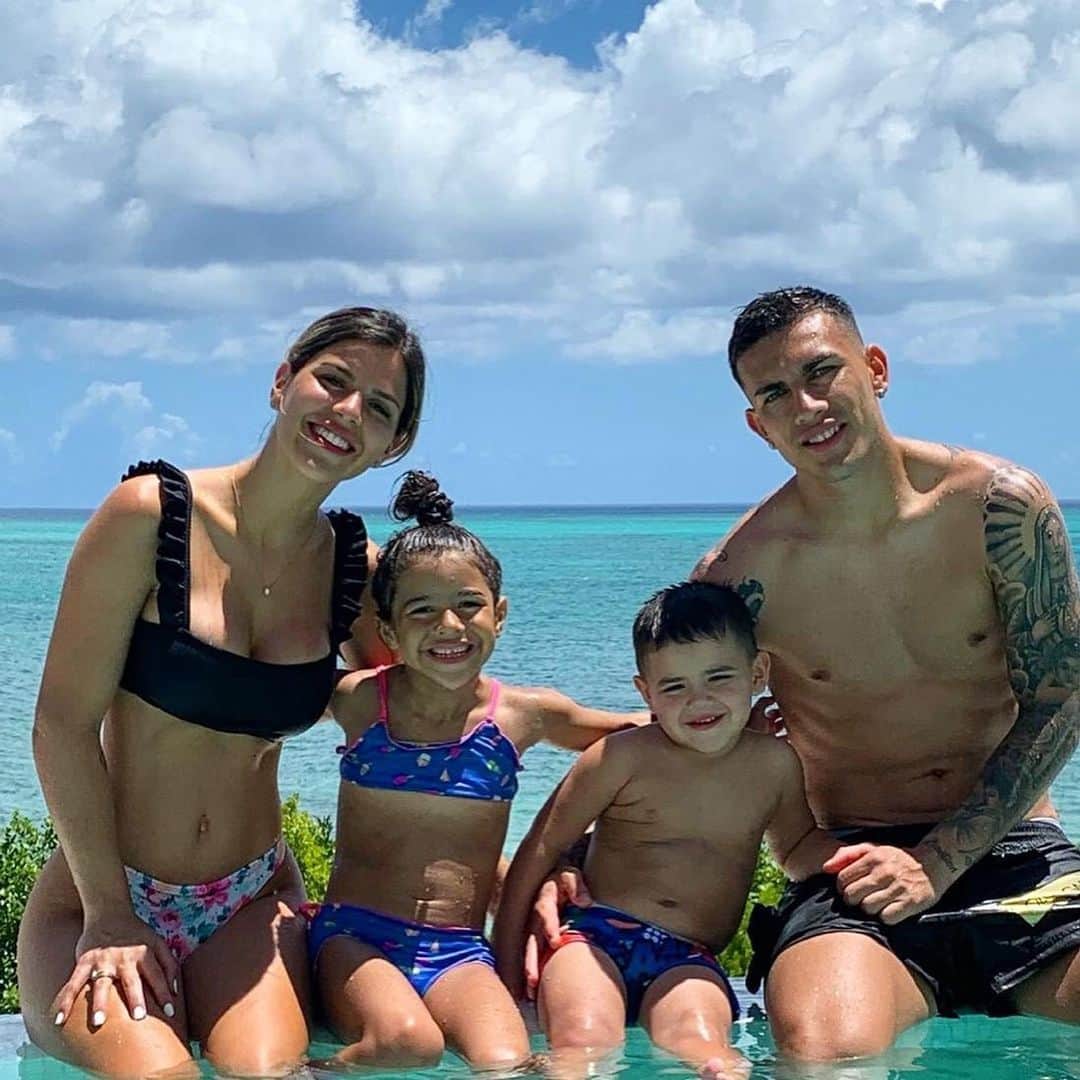 レアンドロ・ダニエル・パレデスのインスタグラム：「Mi felicidad 😍🏖🌊」