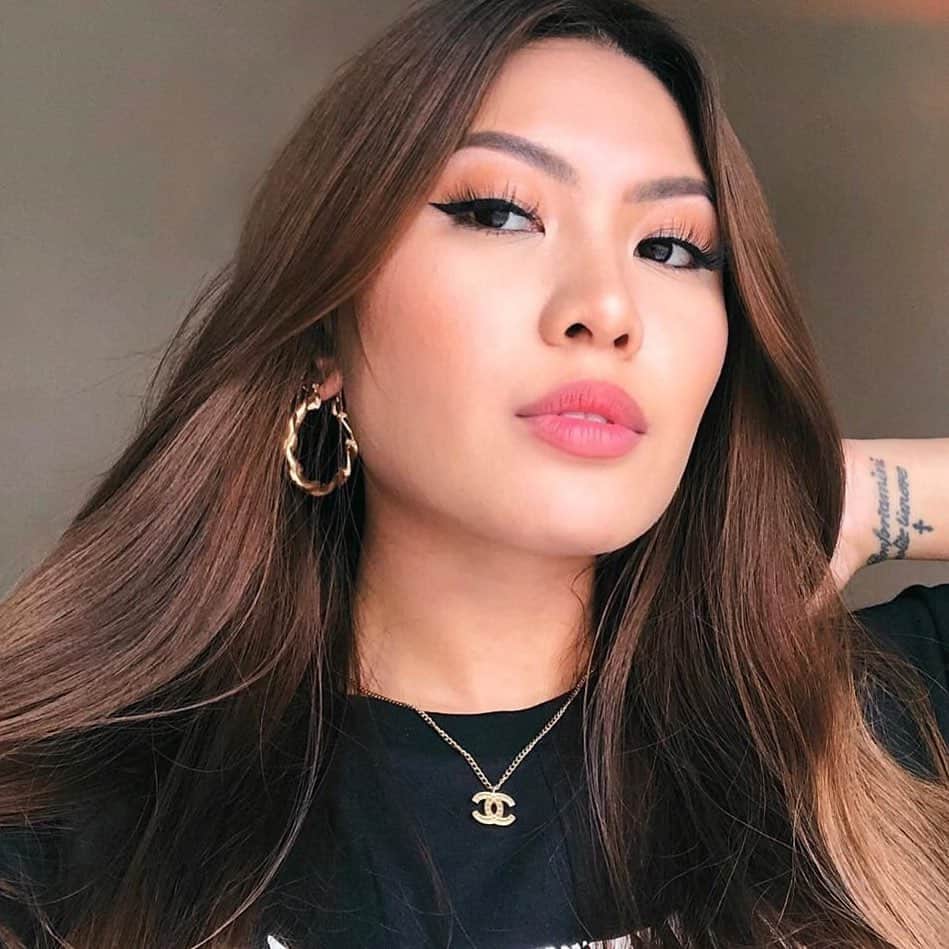 Too Facedさんのインスタグラム写真 - (Too FacedInstagram)「@charmiejanee masters a SHARP wing with our Power Couple, Better Than Sex Eyeliner & Mascara! 🖤 #betterthansex #toofaced」7月16日 6時15分 - toofaced