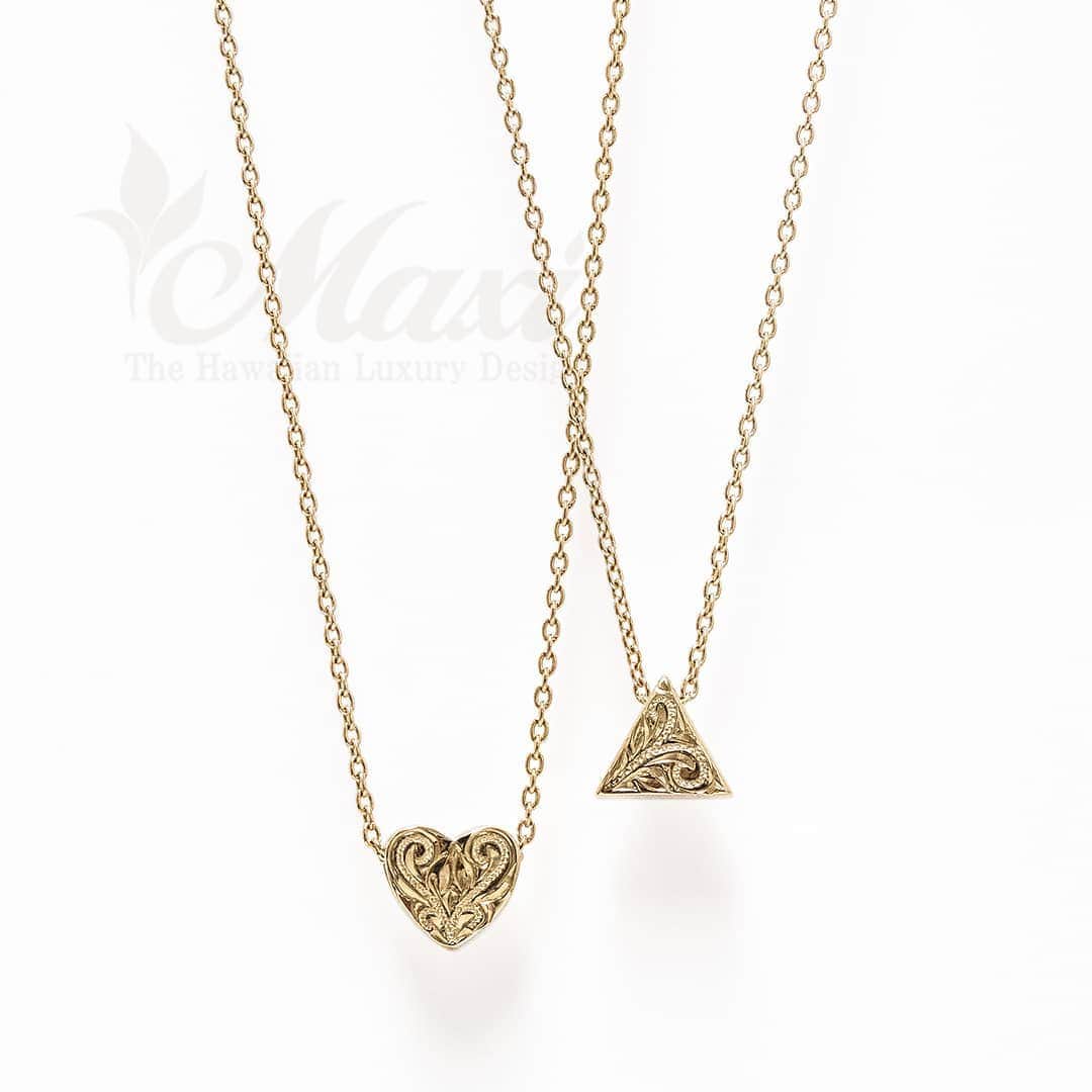 Maxi Hawaiian Jewelryさんのインスタグラム写真 - (Maxi Hawaiian JewelryInstagram)「Solid motif necklaces, heart and triangle🌈🌺🌈🌺🤙✨ #maxi #maxihawaiianjewelry #hawaiianjewelry #hawaiianheirloom #engraving #hawaii #hawaiian #necklace #heart #triangle #マキシ #マキシハワイアンジュエリー #ハワイアンジュエリー #ハワイ #ハワイアン #ネックレス #ハート #トライアングル  @maxi_press」7月16日 6時15分 - maxi_japan_official
