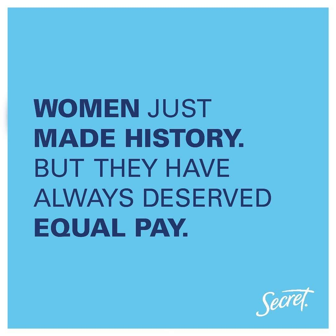 ソフィア・ブッシュさんのインスタグラム写真 - (ソフィア・ブッシュInstagram)「My friends @SecretDeodorant are at it again, helping to close the gender pay gap by contributing $529K to the @uswntplayers + CHAMPS who deserve it! 👑 Why that number, you ask? Well, that breaks down to $23K per player. 23 players on the team (male or female). 23 chromosomes in a winning athlete’s body (male or female). Champions deserve to be treated as such. Male. Female. Everybody. It’s time to create parity in sports. For all athletes. Want to show your equal pay pride and score one of these tees? Comment below to be entered!! #AllStrengthNoSweat #ad」7月16日 6時12分 - sophiabush