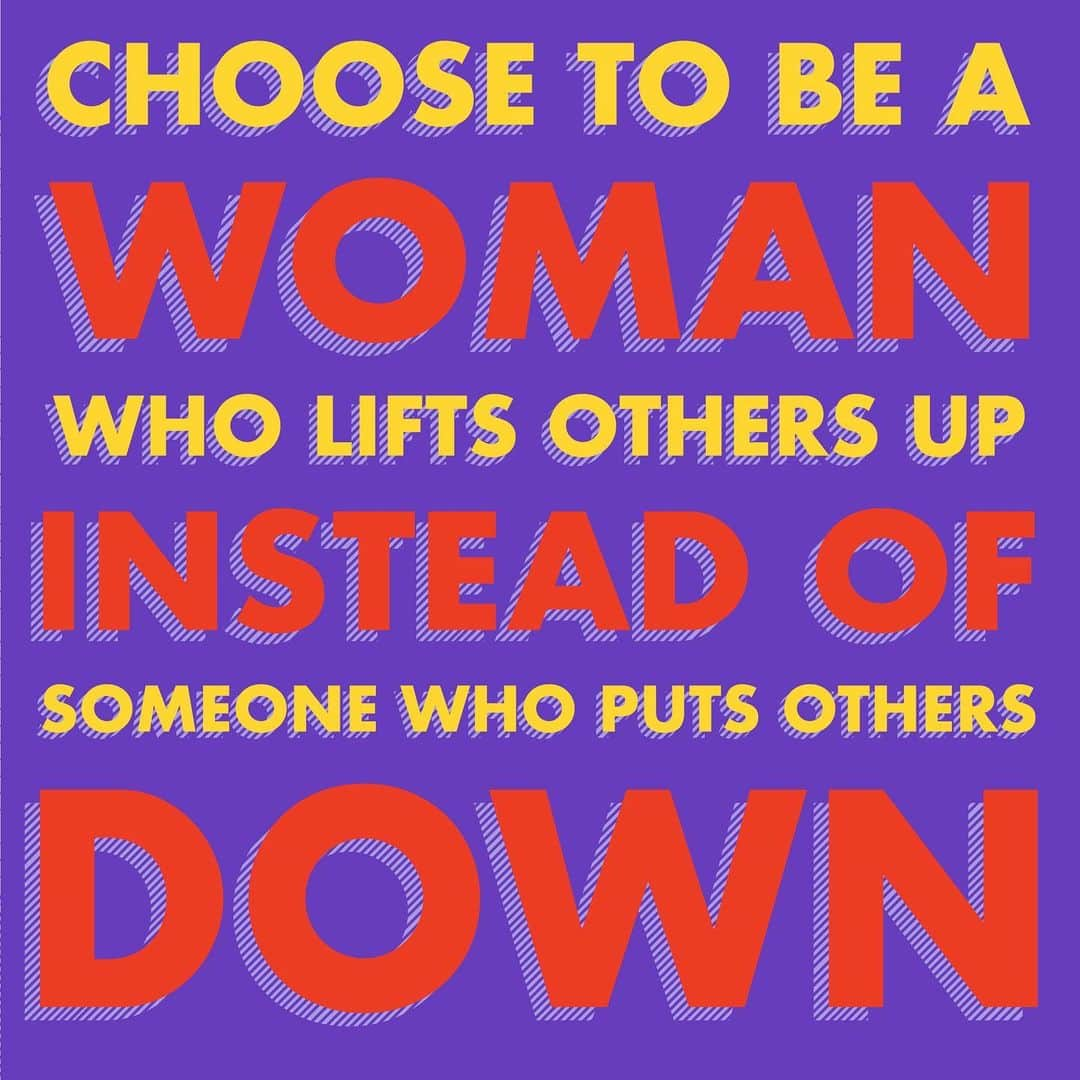 アリス+オリビアさんのインスタグラム写真 - (アリス+オリビアInstagram)「We make this choice every day! You choose whether to be a person who lifts others, who makes those around them feel beautiful and strong, someone who stands up for what’s right, and raises those around them along the way—-if there is one thing I hope to teach my daughters it is to lift never lower...That is beauty and that is strength... xoxo」7月16日 6時21分 - aliceandolivia