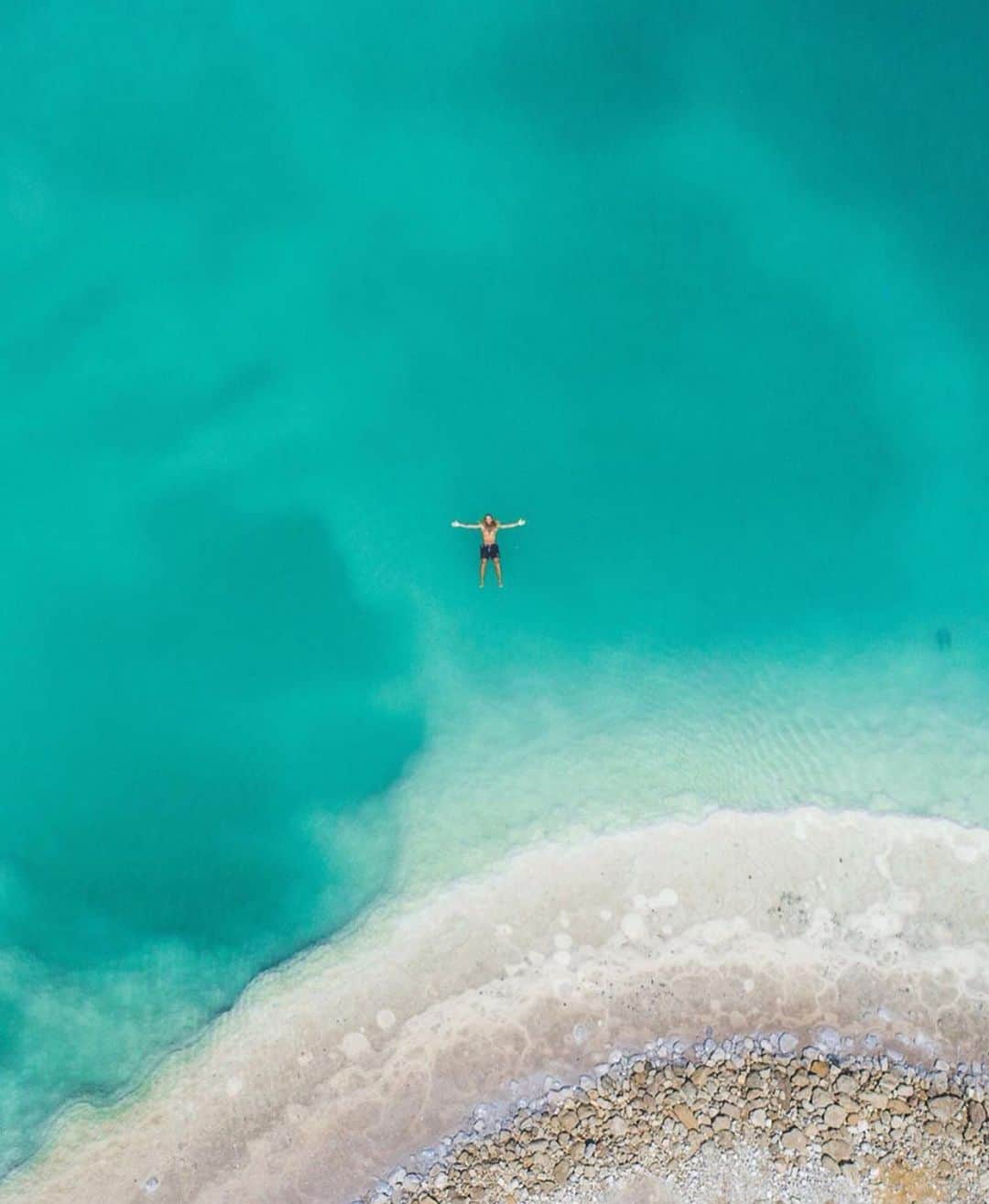Wonderful Placesさんのインスタグラム写真 - (Wonderful PlacesInstagram)「Floating in the Dead Sea ✨💚💚💚✨ . Pictures by ✨✨@jackson.groves✨✨ #wonderful_places for a feature 💚」7月16日 6時32分 - wonderful_places