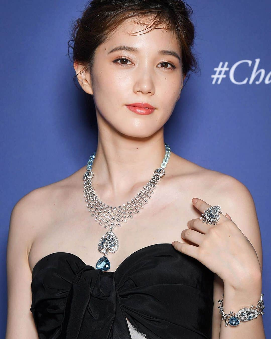 Chaumetさんのインスタグラム写真 - (ChaumetInstagram)「At the gala dinner at the Casino de Monte-Carlo in Monaco, following the inauguration of our Chaumet in Majesty exhibition. @tsubasa_0627official lit up the room in a full Promenades Impériales aquamarine set from our High Jewellery collection Les Mondes de Chaumet. #Chaumet #ChaumetMonaco #CelebritiesinChaumet #HighJewellery #HauteJoaillerie」7月15日 21時39分 - chaumetofficial