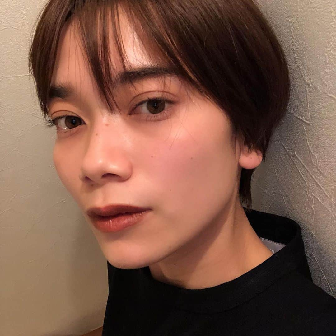 岩本ライラさんのインスタグラム写真 - (岩本ライラInstagram)「今日のメイク。 いつもと変わらないけど😬 京都生まれのブランド、 @vintorte のCCクリームに変えてみました。 敏感・乾燥肌用なのでテクスチャー潤いあって最高なの！無添加でお肌に優しいのも嬉しいからぜひ使ってみてほしい🌹  #vintorte #ヴァントルテ #オーガニックコスメ #ナチュラルコスメ  #UVケア」7月15日 21時55分 - lylaa05