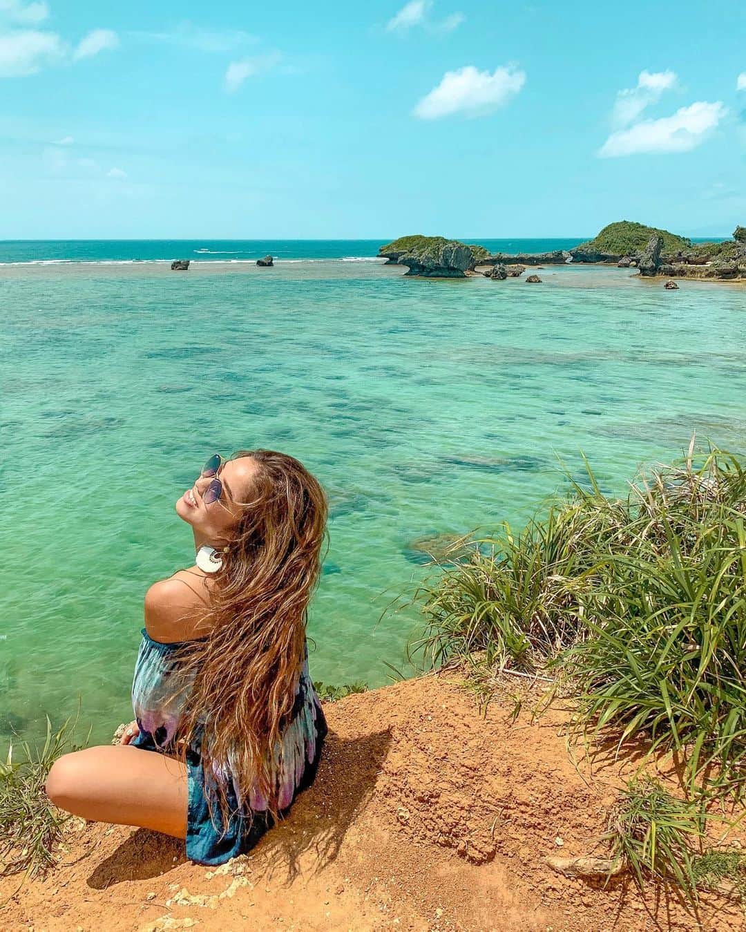羽石杏奈さんのインスタグラム写真 - (羽石杏奈Instagram)「feeling Okinawa vibes💚💛🧡 弾丸旅行の予定だった沖縄、結局１週間います🤦🏽‍♀️♡天気良くて最高！ . photo in #okinawa #japan #okinawajapan #islandlife #ocean #beach #blusky #islandgirl #loveit #沖縄 #日本」7月15日 21時59分 - hawaiianna913