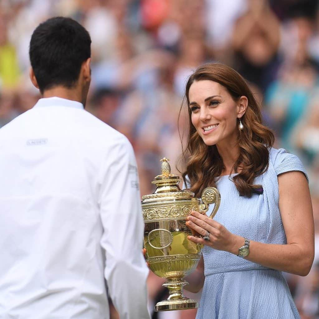 People Magazineさんのインスタグラム写真 - (People MagazineInstagram)「Kate Middleton couldn’t contain her excitement during Sunday’s epic Wimbledon Men’s Final! 👏 The royal mom of three was spotted reacting to many moments throughout the match, from excitement, shock, joy and fear. Tap the bio link for more. | 📷: LAURENCE GRIFFITHS/AFP/Getty Images, Karwai Tang/Getty」7月15日 22時02分 - people