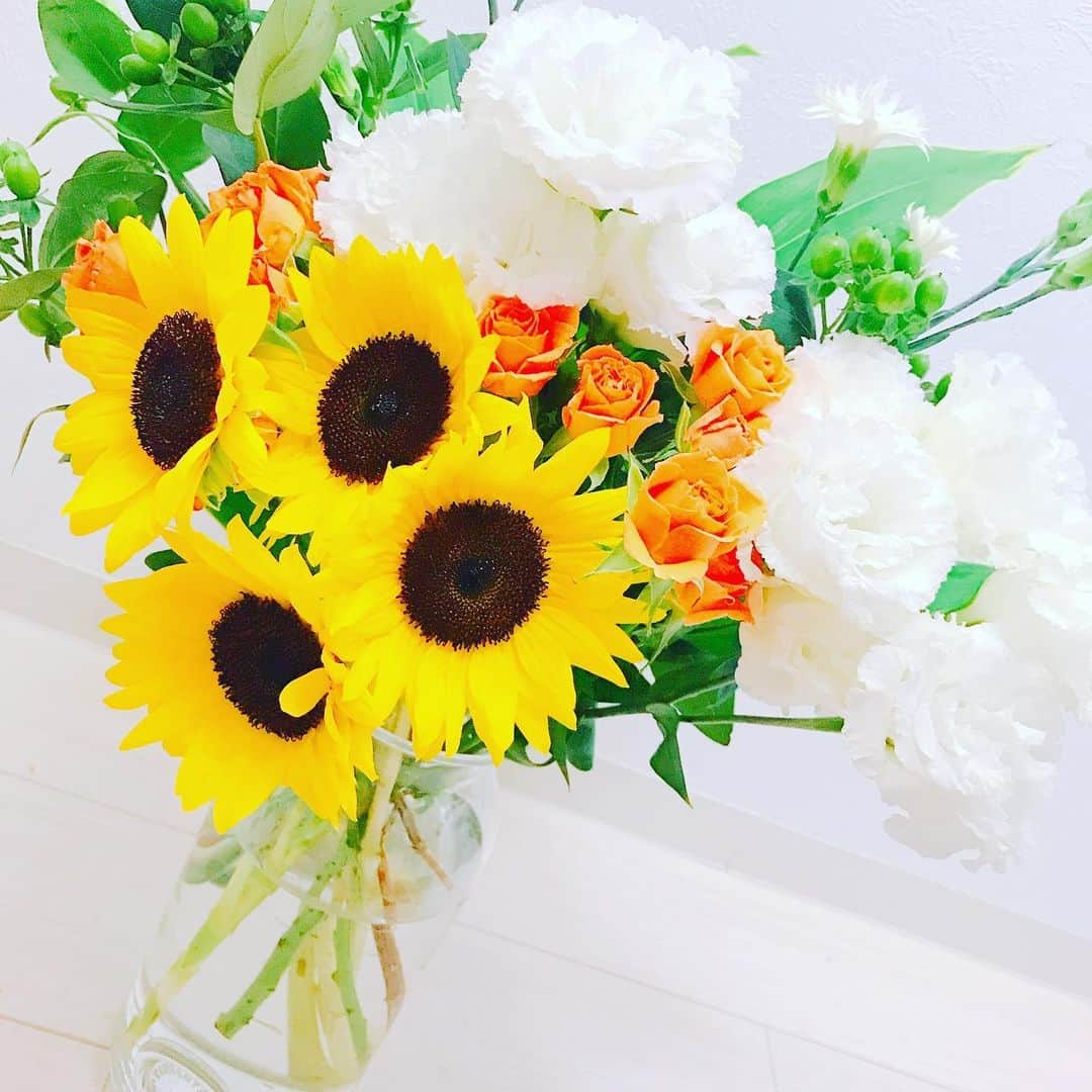 濱本和真のインスタグラム：「市川公演ありがとうございました🔥  今ツアー1番の汗の量でした笑  梅雨でジメジメした毎日ですが、一足先に夏感じてきます🌻 #ayumihamasaki #troubletour20192020  #summer」