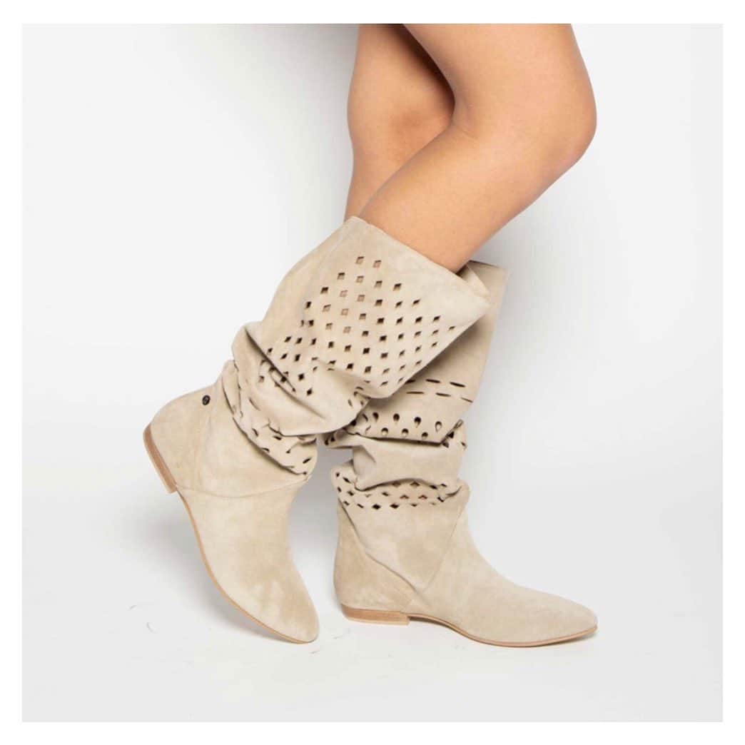 イズロさんのインスタグラム写真 - (イズロInstagram)「#islo #isloisabellalorusso #isloshoes #shoes #boots #suede #fashion #style #fashionstyle #moda #shopping #shoponline #shoppingonline #madeinitaly #pash #sales #saldi #staytuned」7月15日 22時12分 - islo_isabellalorusso