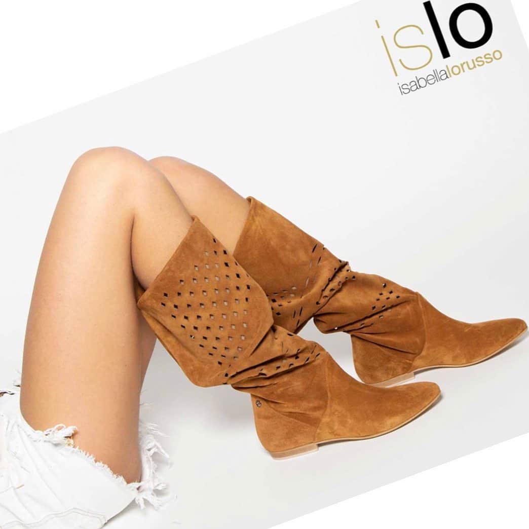 イズロさんのインスタグラム写真 - (イズロInstagram)「#islo #isloisabellalorusso #isloshoes #shoes #boots #suede #fashion #style #fashionstyle #moda #shopping #shoponline #shoppingonline #madeinitaly #pash #sale #saldi #staytuned」7月15日 22時13分 - islo_isabellalorusso