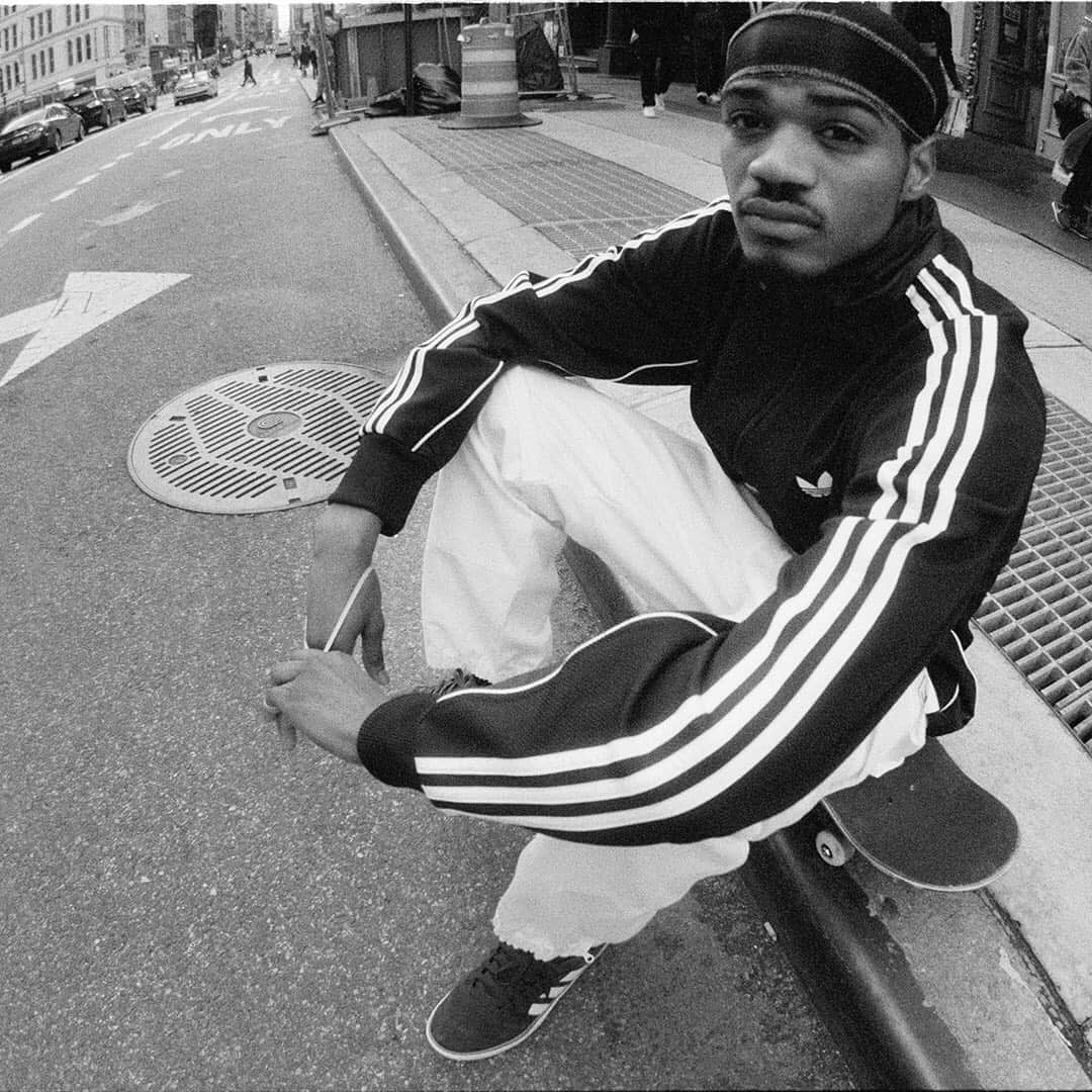 adidas Skateboardingのインスタグラム：「Fit for a king /// This is the moment. This is the collection. This is TYSHAWN. Featuring @enwhytj’s signature shoe in collegiate green, TJ Firebird Jacket and zip off TJ Cargo Pants. Worldwide availability July 18 at local skate shops & online at adidas.com/tyshawn • #adidasSkateboarding x #TYSHAWN」