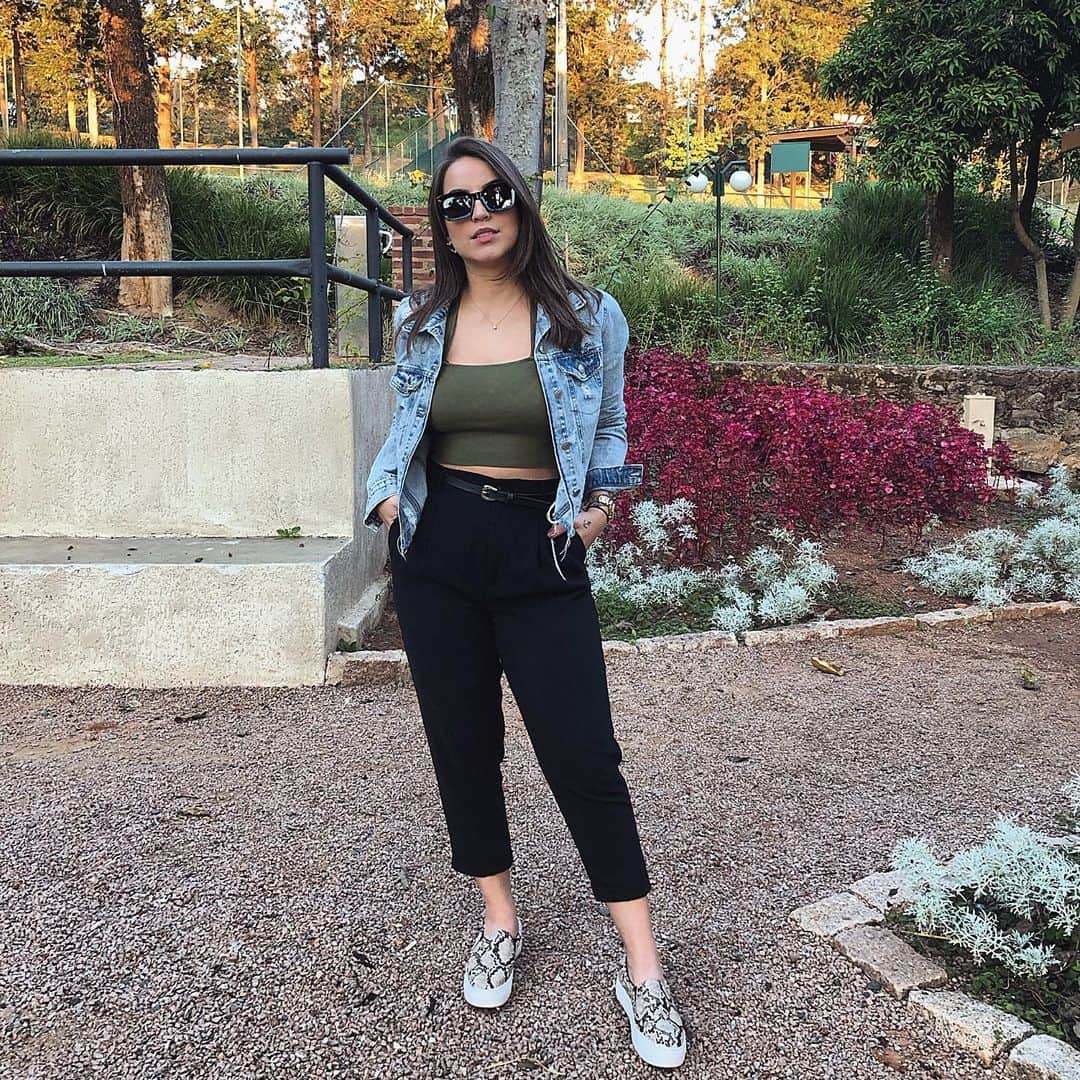 Bruna Unzuetaのインスタグラム：「Lúki do diãn. 🖤🕴🏻」