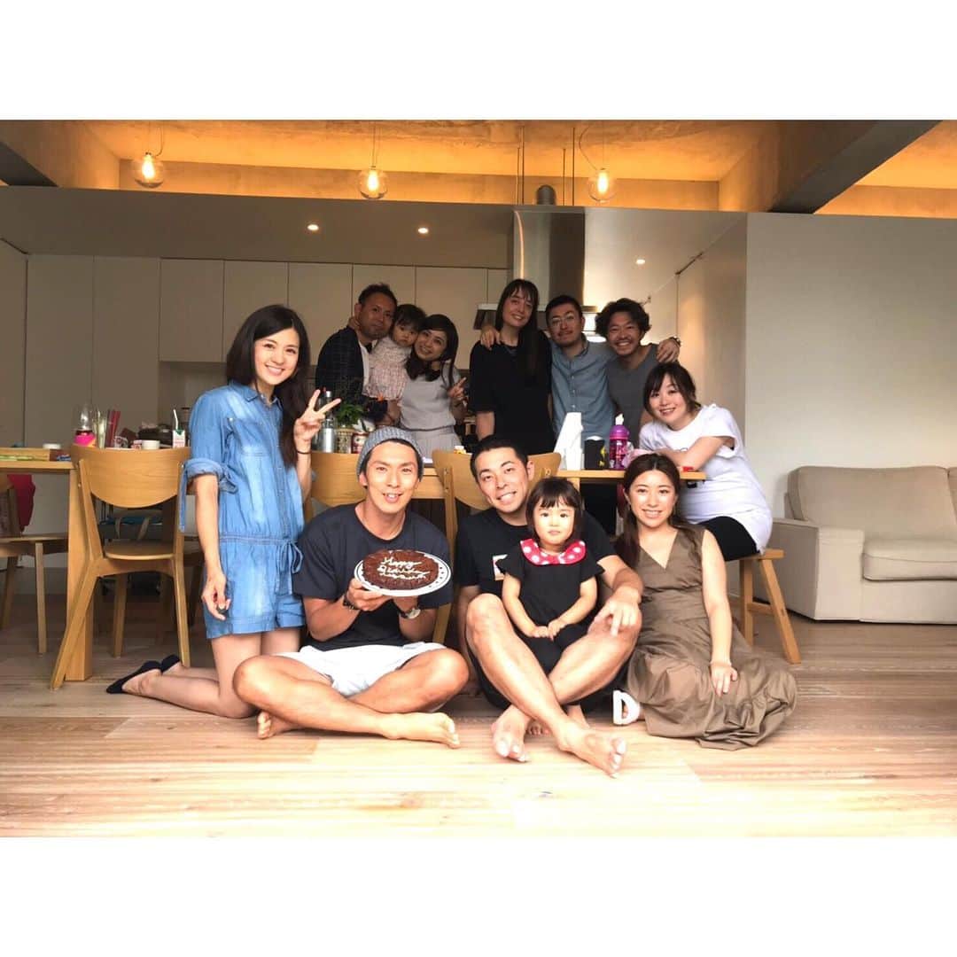のインスタグラム：「今日のBBQはお友達の素敵ハウスにて…🤗 おもてなし料理が得意な2人👏 サプライズで手作りケーキまで用意してくれて…私もそんな女性になりたいです🥺 ありがとうございました(๑′ᴗ‵๑)」