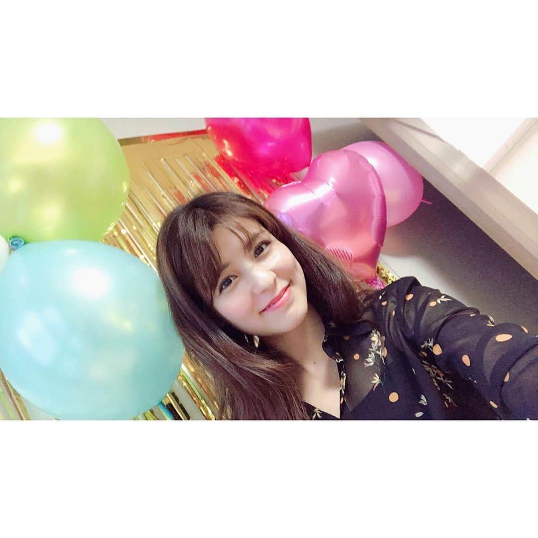 のインスタグラム：「. 本日31歳のお誕生日を迎えました🥰🌹 お祝いしてくださった皆様、ありがとうございます。応援してくださる皆さんのおかげで、今の私がいます。YouTubeの動画は、皆さんに私の新しい姿を素敵な形でお見せできたらなぁという気持ちで、たくさんの方々の支えのもと、作りました。久しぶりのピアノはなかなか大変でしたが、素敵な雰囲気の動画に仕上がって私も嬉しいです。皆様、これからも末永くよろしくお願いいたします。 오늘 저는 일본나이로 31 세 생일이었습니다 🥰🌹축하 해 주신 여러분, 진심으로 감사합니다. 응원 해 주시는 여러분 덕분에 지금 제가 있습니다. YouTube 동영상은 여러분에게 나의 새로운 모습을 이쁘게 보여 드릴 수 있으면 좋겠다는 마음으로 많은 분들의 도움으로 만들수 있었던 영상입니다. 오랜만에 치는 피아노는 꽤 힘들었지만 멋진 분위기의 동영상을 완성돼서 저도 너무나 기쁩니다. 여러분, 앞으로도 오래오래.....잘 부탁드리겠습니다.  Today is my 31 years birthday. Thank you for  your support. I’ll keep on trying🌹 #誕生日#생일#birthday」
