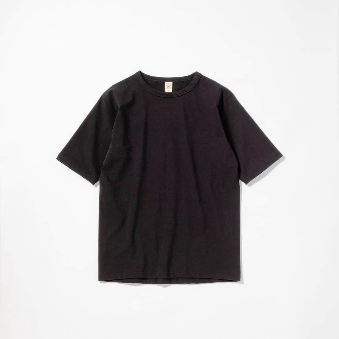 Jackmanさんのインスタグラム写真 - (JackmanInstagram)「「Summer Fabric」﻿﻿﻿﻿﻿﻿ ﻿﻿ We would like to recommend Stretch Cotton Jersey for high summer. It has elastic,soft feeling and excellent in tenseness and stiffness. ﻿ ﻿ "Stretch T-Shirt"﻿﻿﻿﻿﻿﻿ Black and White / ￥7,500＋Tax﻿﻿﻿﻿﻿﻿ ﻿﻿﻿ #jackman_official #factorybrand #madeinjapan #madeinfukui #japanesefabric #stretchjersey#jm5952」7月15日 22時49分 - jackman_official