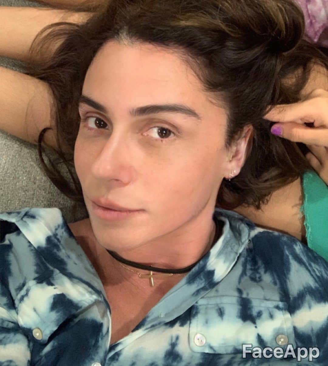 Giovanna Antonelliのインスタグラム：「Ainda no mood domingo a noite.... #cafuné #dengo !!! Coragem!!!!!!!!! 🙌🏻🙌🏻」