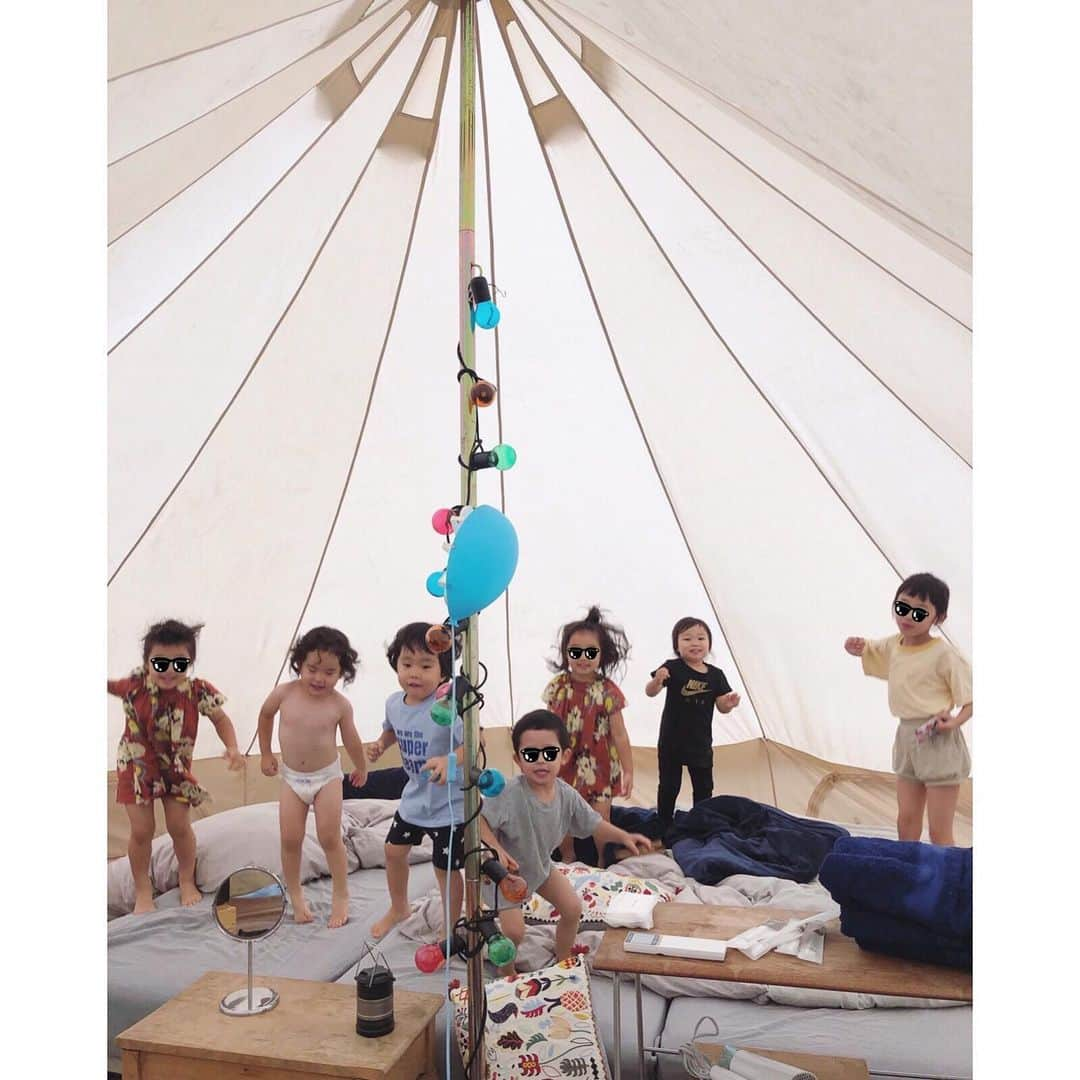 松本恵奈さんのインスタグラム写真 - (松本恵奈Instagram)「キャンプ2日目はあきちゃん家も合流してさらに大盛り上がりでした♡子供達の遊びも全力すぎて何回着替えさせたか記憶にない😂また集まれたらいいな😊 #キャンプ #大好きfam」7月15日 22時58分 - ena1123