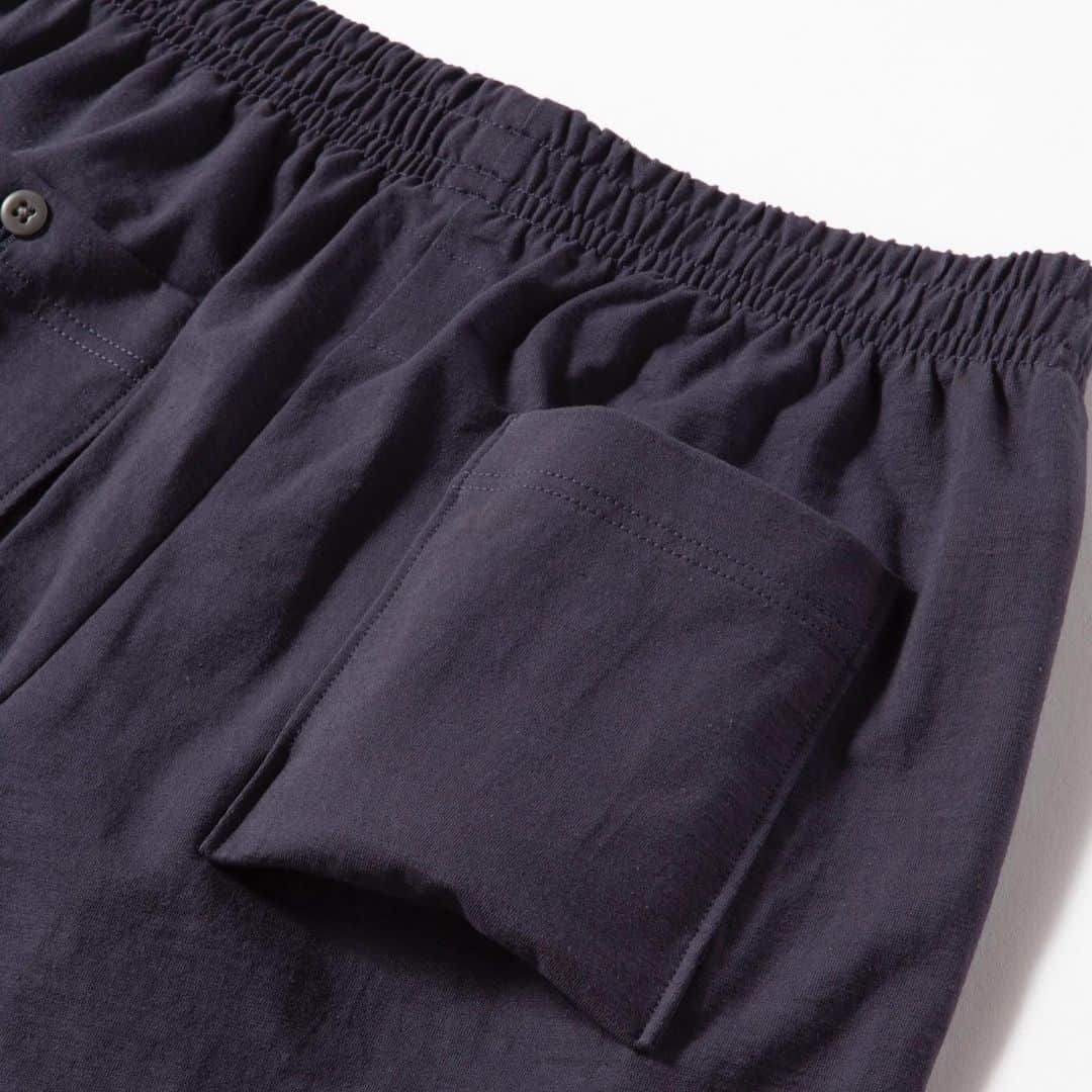 Jackmanさんのインスタグラム写真 - (JackmanInstagram)「「Summer Fabric」﻿﻿﻿﻿﻿﻿ ﻿﻿ We would like to recommend Stretch Cotton Jersey for high summer. It has elastic,soft feeling and excellent in tenseness and stiffness. ﻿ ﻿ "Stretch Shorts"﻿﻿﻿﻿﻿﻿ Classic Navy/ ￥10,000＋Tax﻿﻿﻿﻿﻿﻿ ﻿﻿﻿ #jackman_official #factorybrand #madeinjapan #madeinfukui #japanesefabric #stretchjersey#jm4835」7月15日 22時51分 - jackman_official