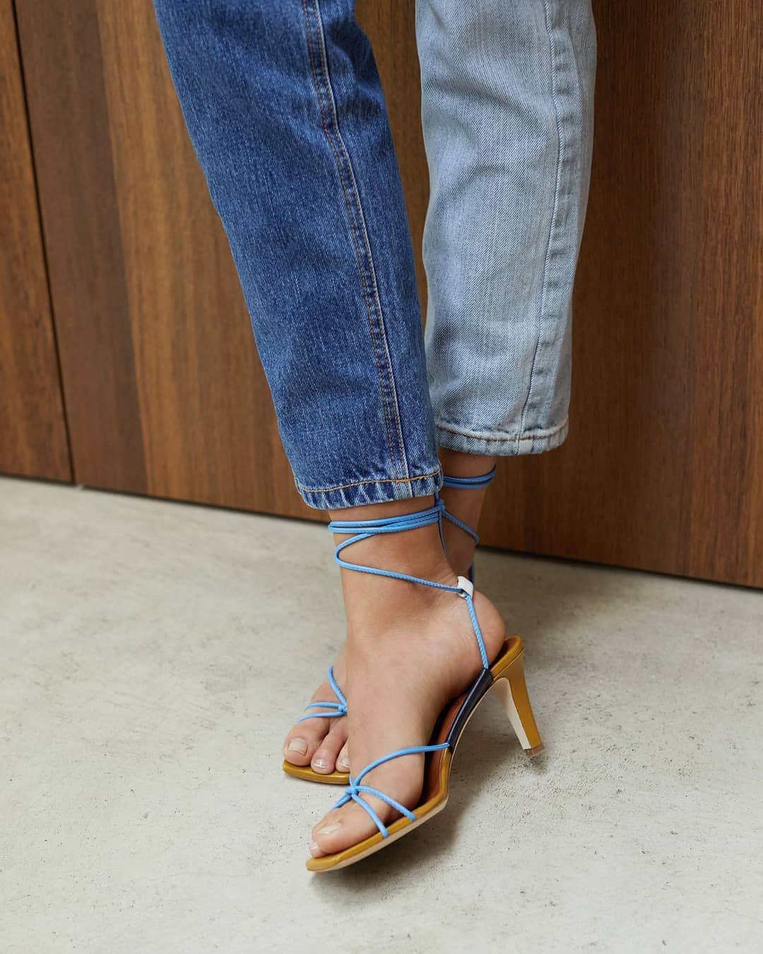 ネッタポルテさんのインスタグラム写真 - (ネッタポルテInstagram)「HEAD OVER HEELS: Step up your shoe game with strappy, barely-there sandals. We love these @malonesouliers x @roksandailincic heels paired with easy denim. #DressFromTheFeetUp  Tap the link in bio to shop your favorite looks from Instagram at #NETAPORTER.」7月15日 23時07分 - netaporter