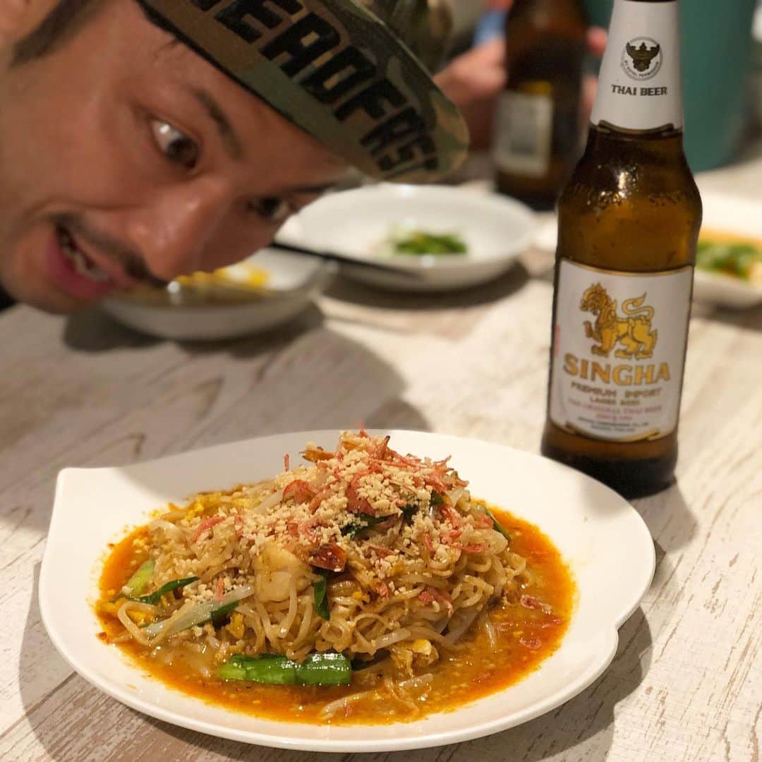 佐藤ルミナさんのインスタグラム写真 - (佐藤ルミナInstagram)「サイアム食堂 @siam0710 で太尊不在の祝勝会🎊弟子の勝利後の #タンタンパッタイ は格別ですね😊👍自分も開発に携わったタンタンパッタイが食べられるのは日本で四ヶ所のみ🤙 #海の家まつの再生プロジェクト #海の家まつの #湯河原海水浴場 #singhabesttime #タンタンパッタイ」7月15日 23時17分 - ruminasato