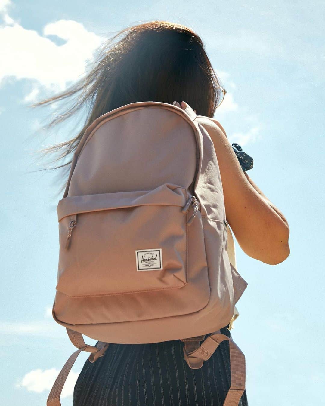 Urban Outfittersさんのインスタグラム写真 - (Urban OutfittersInstagram)「#UORewards members, don’t forget: head to the UO App to enter for a chance to win a trip to Los Angeles for you and a friend from @HerschelSupply! The prize includes a hotel voucher for three nights, roundtrip airfare, and a Herschel travel bundle. #UOonYou #UORewards」7月15日 23時20分 - urbanoutfitters