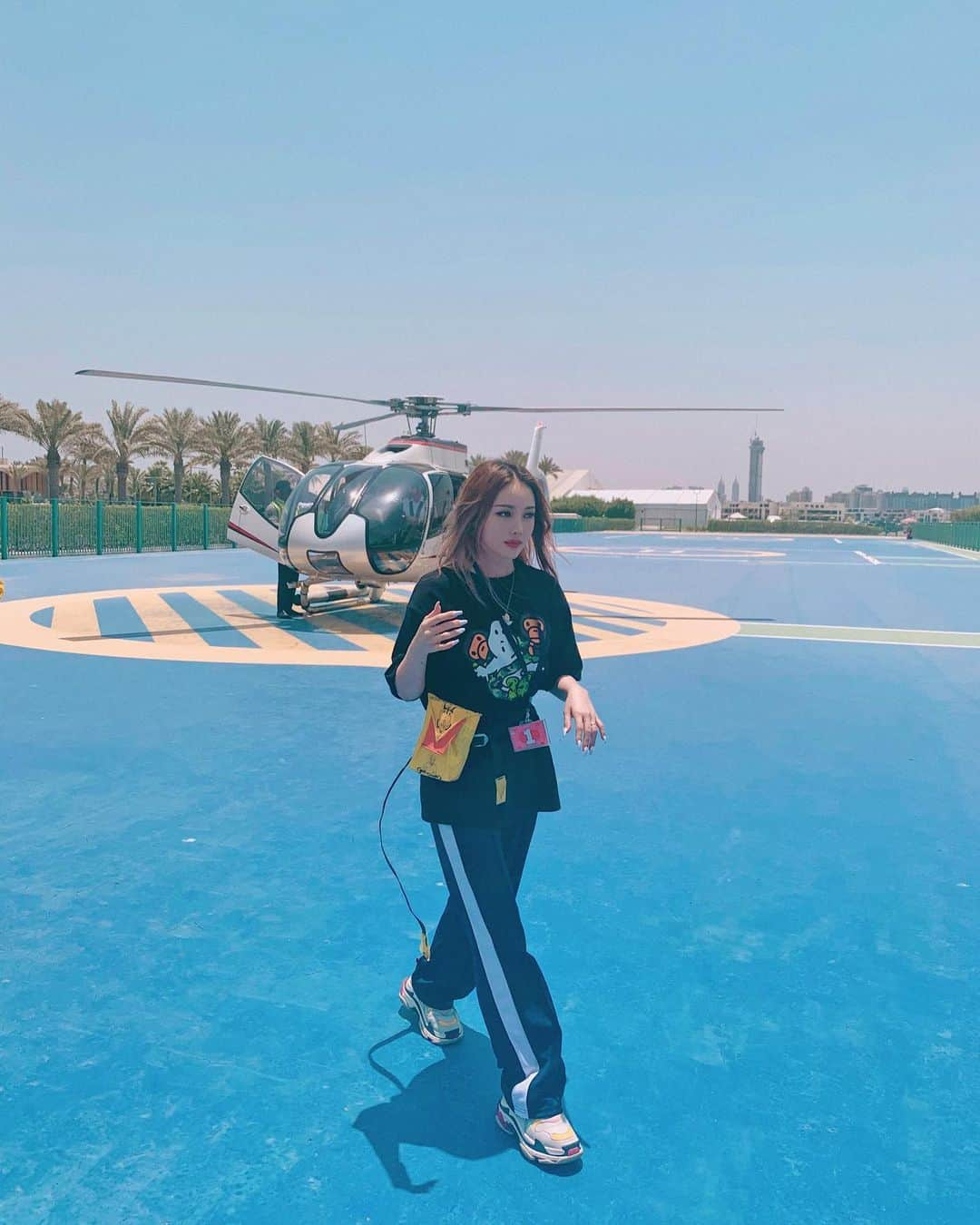 ポニーさんのインスタグラム写真 - (ポニーInstagram)「🚁」7月15日 23時23分 - ponysmakeup