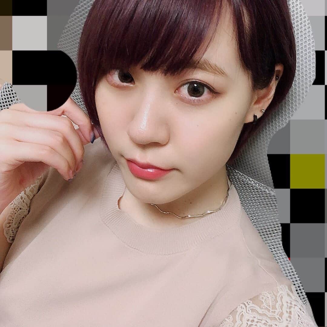 ぽむぽむユウリのインスタグラム：「髪色変えました❥ Spicaの松岡さんです！ありがとうございました😊！ 久しぶりに暗くしたから色落ちも楽しみ〜！次エクステつけてミディアムにするか迷ってる🤫🍀 : #ヤバい #タグのつけ方忘れた #いつもどういうタグ付けてたっけ #買い物もしました🥰 #今日は死ぬほど充実してました🍀 #しれっと久しぶりの更新だった🤭(笑)」