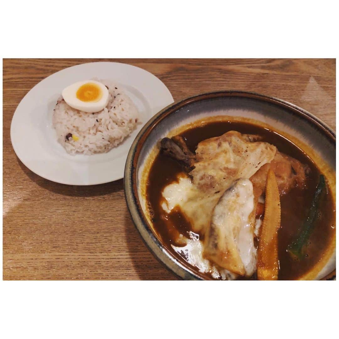 小口桃子さんのインスタグラム写真 - (小口桃子Instagram)「久しぶりのカレー記録🍛﻿ ﻿ 恵比寿のAALAAP LENE WAALAはカレーもアチャールも美味しいしごはんが玄米なのが良き◎もうやんのレモン絞るこのカレー美味しかったのにこの前行ったらもうなかった…かなしい﻿ ﻿ #curry#currystagram#spicecurry#ポリピニカ#AALAAPLENEWAALA#もうやんカレー」7月15日 23時41分 - momoko_oguchi