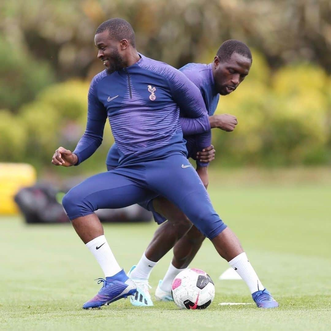 ムサ・シソコさんのインスタグラム写真 - (ムサ・シソコInstagram)「Welcome to #Spurs family @ndombele_22 👊🏿 #COYS #MS17」7月15日 23時38分 - moussasissokoofficiel