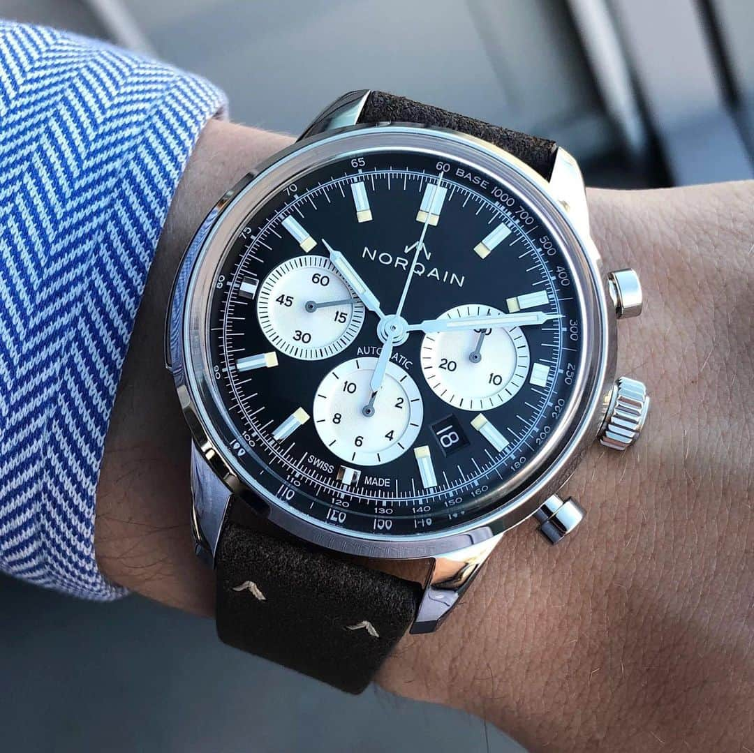 Daily Watchさんのインスタグラム写真 - (Daily WatchInstagram)「Up close with the @Norqain Freedom 60 Chrono Auto with Norqain Calibre NN18 movement (ETA 7753). The case finishing and the dial details are impressive. I also really like the boxtype sapphire crystal glass and the unique Norqain mountain stitches on the vintage leather strap. Click the link in our profile to learn more about the brand  #Norqainer #DailyWatch」7月15日 23時40分 - dailywatch